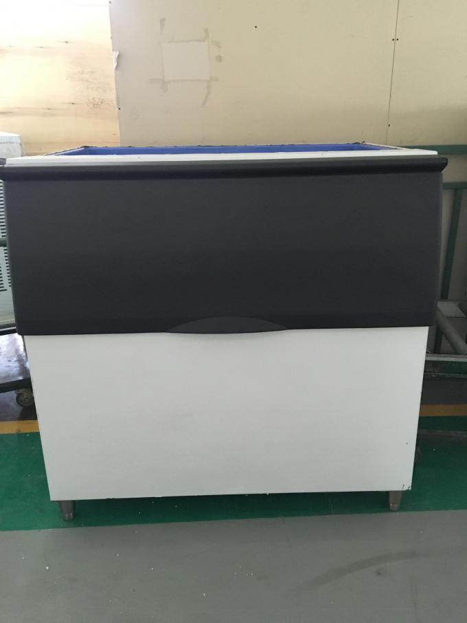 700W आइस क्यूब मेकिंग मशीन कमर्शियल वाटर कूल्ड 90kg / 24h 32